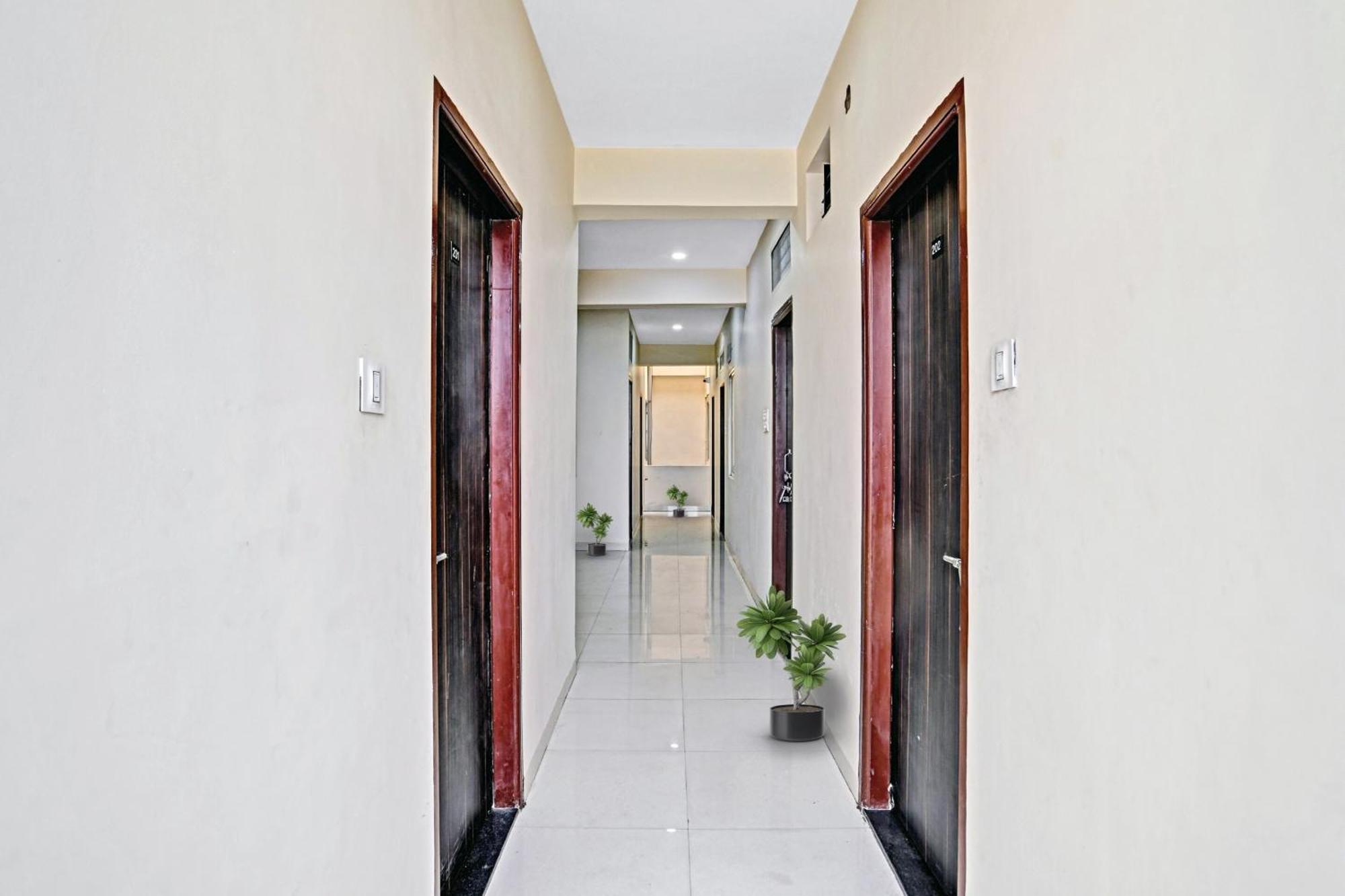 Hotel O Dream Palace Indore